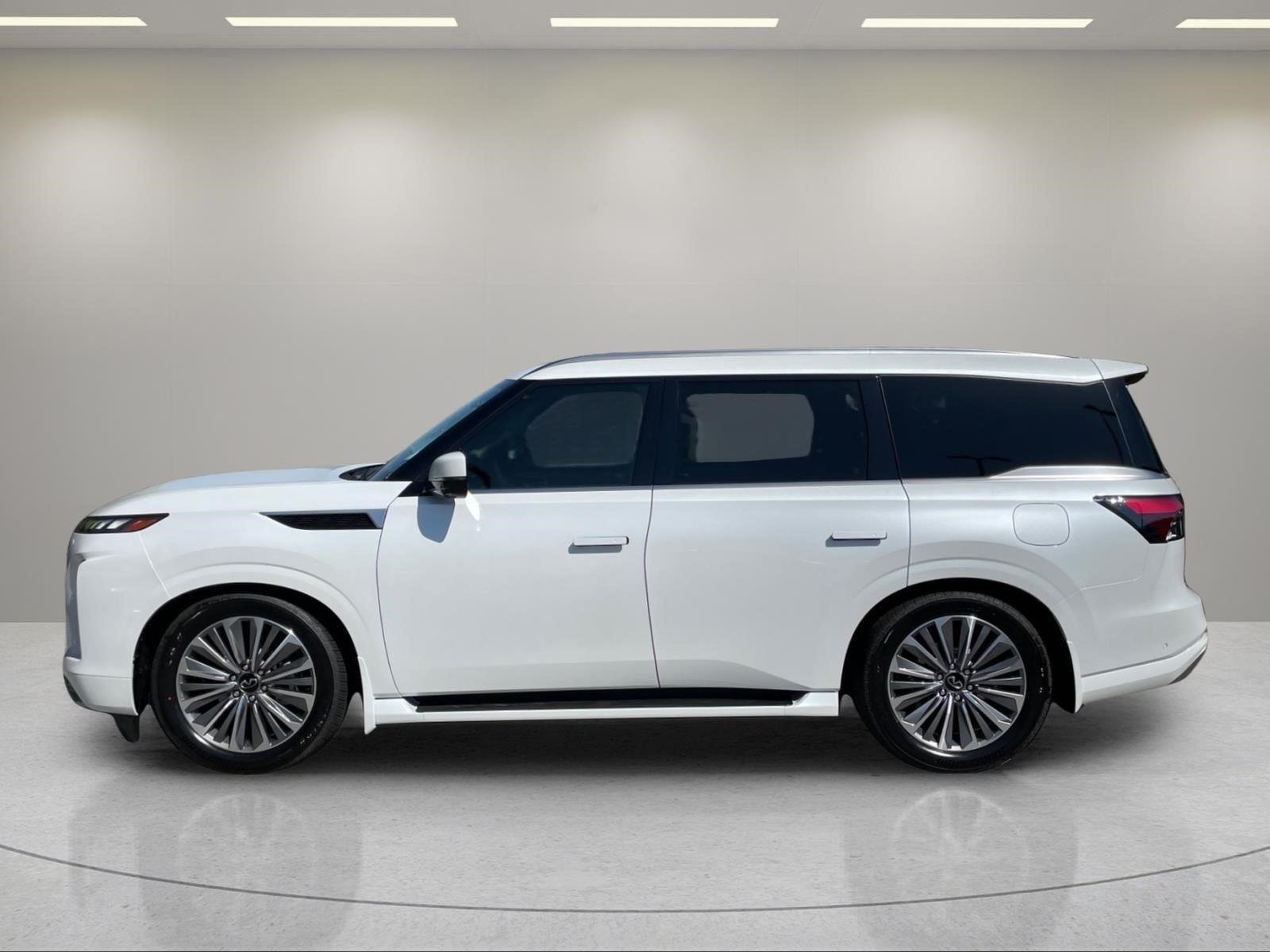2026 INFINITI QX80 Luxe - Photo 2