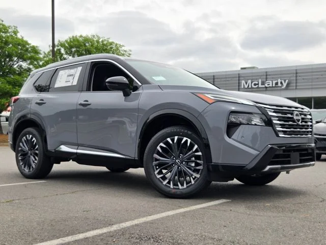 New 2026 Boulder Gray Pearl / Super Black Two-tone Nissan Platinum image 16