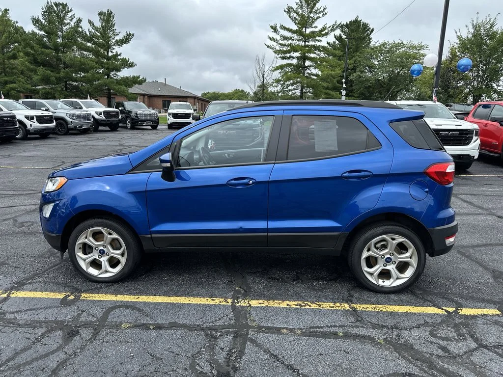 Used 2021 Blue Ford SE image 5