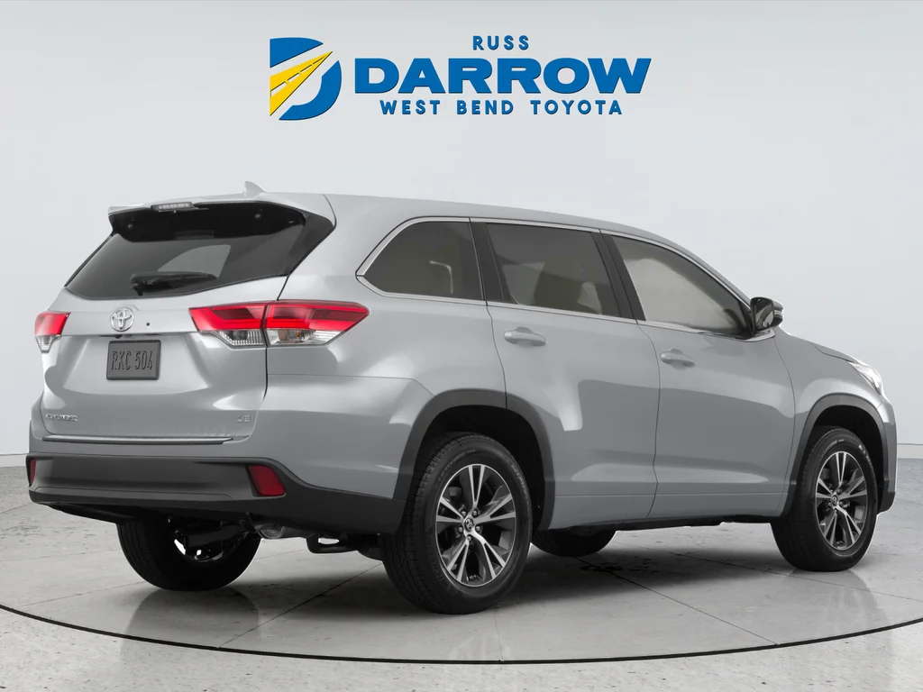 Used 2017  Toyota XLE image 3