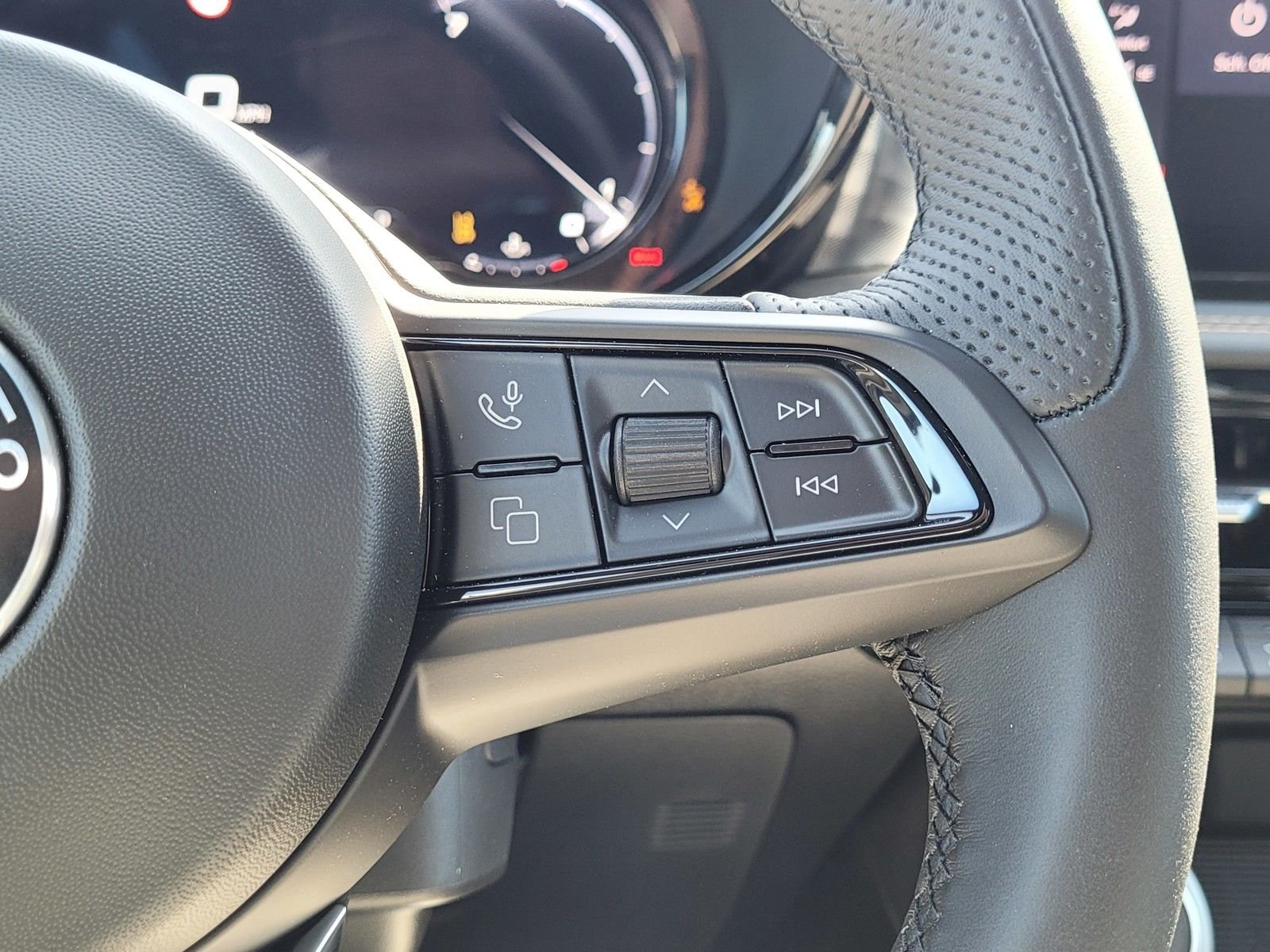 2025 Alfa Romeo Tonale Base - Photo 17