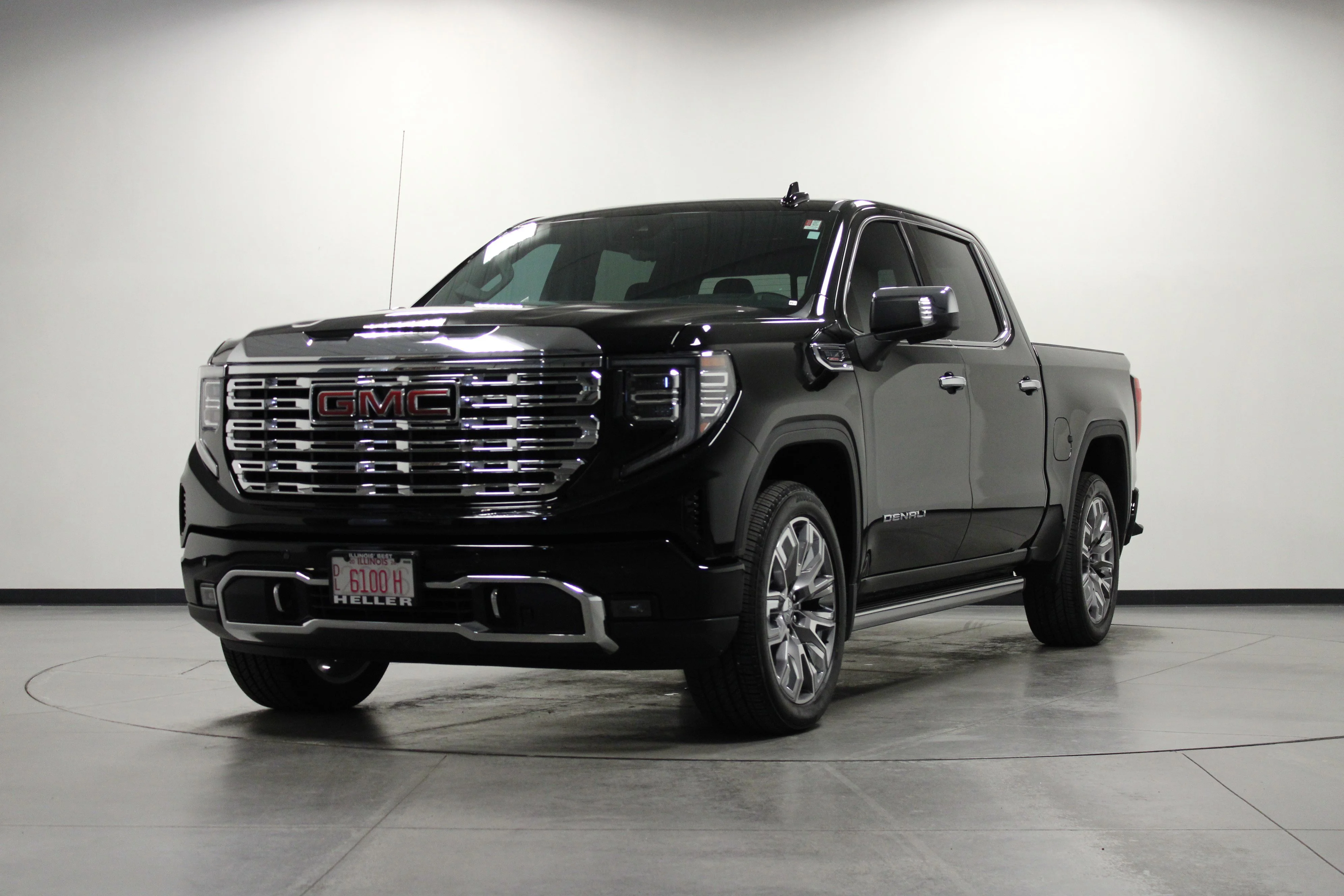 Used 2026 Onyx Black GMC Denali image 8