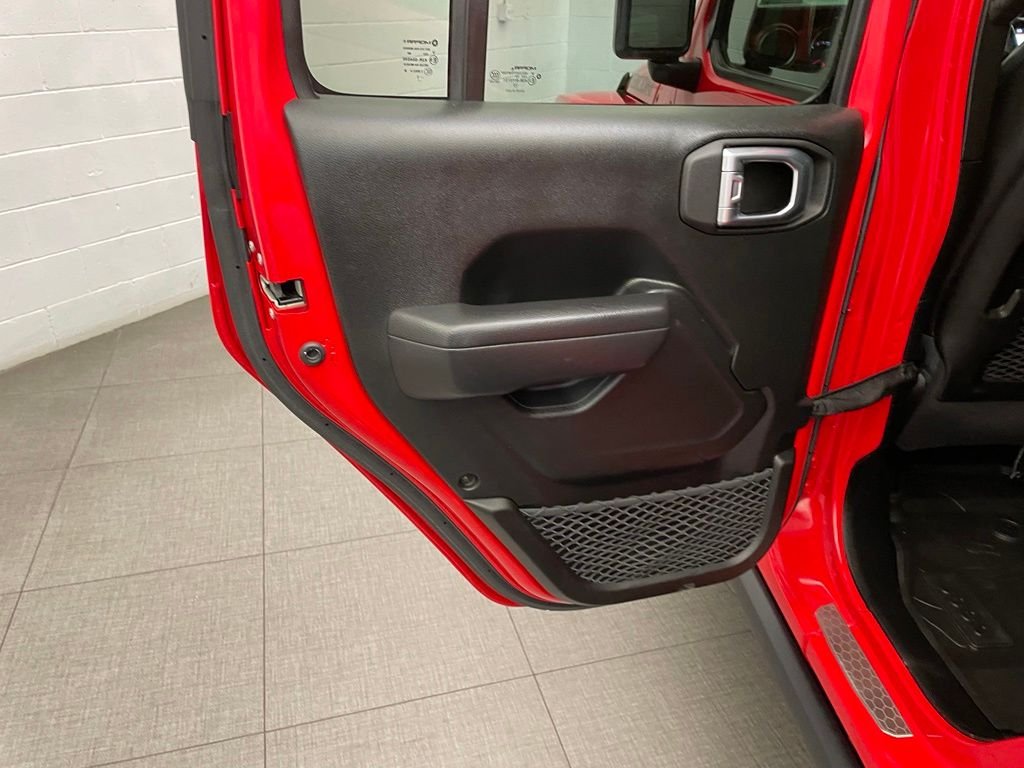 Used 2022 Red Jeep Unlimited Rubicon image 23