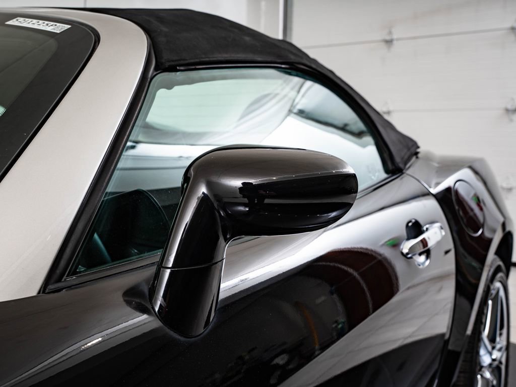 2007 Saturn Sky Roadster - Photo 16