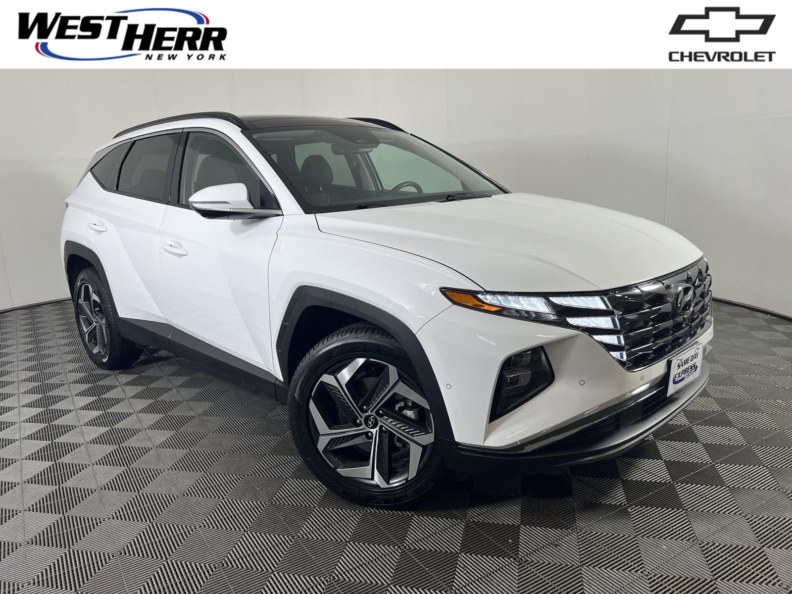 Used 2024 White Pearl Hyundai Limited image 1