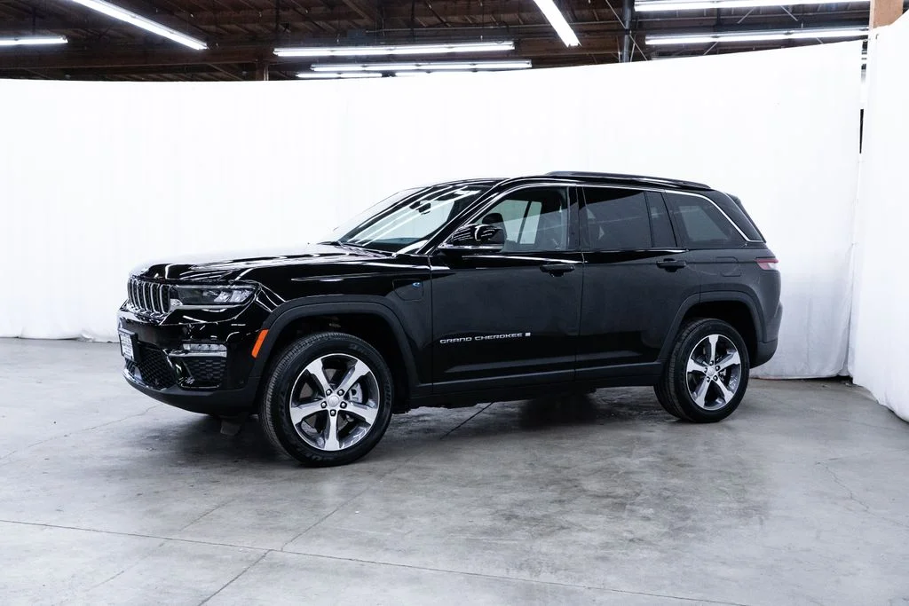 Used 2023 Black Jeep 4xe image 3