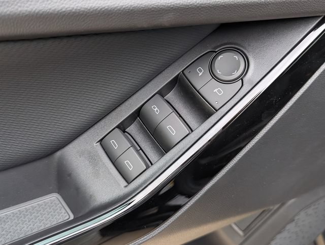 2027 Chevrolet Equinox LT - Photo 13