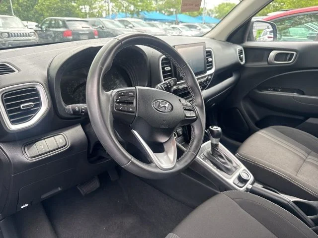 Used 2025 Onyx Black Hyundai SEL image 10