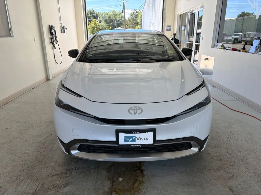New 2026 Wind Chill Pearl <sup>1</sup> Toyota  SE image 2