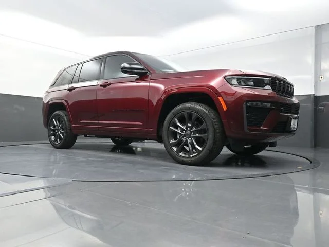 New 2026 Velvet Red Pearl-Coat Exterior Paint Jeep Limited Reserve image 19