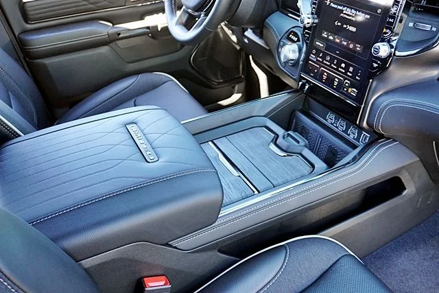 New 2026 Diamond Black Crystal Pearl-Coat Exterior Paint RAM Limited image 17