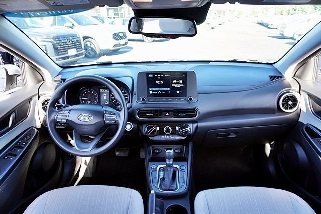 Used 2023 Silver Hyundai SEL image 17