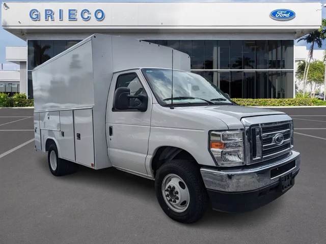 2025 Ford Econoline Cutaway E-350 SRW