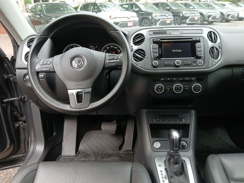 Used 2015 Gray Volkswagen SEL image 14