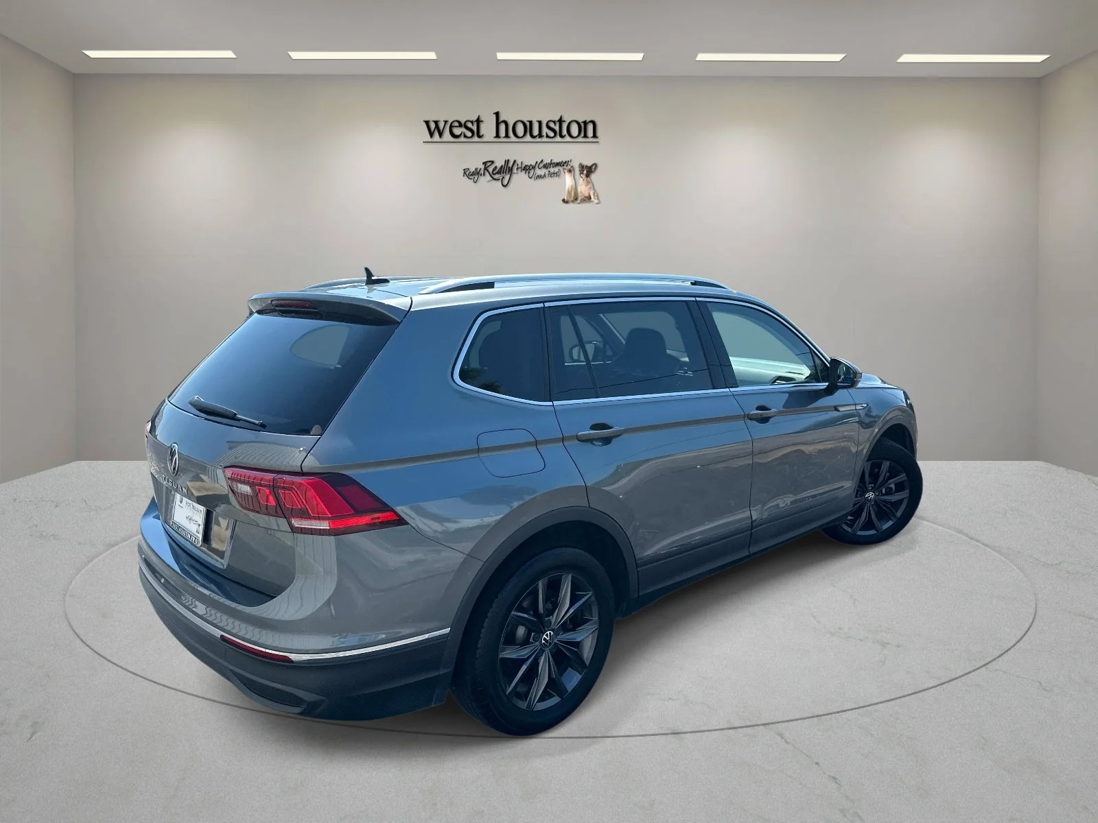 Certified Used 2023 Gray Volkswagen SE image 5