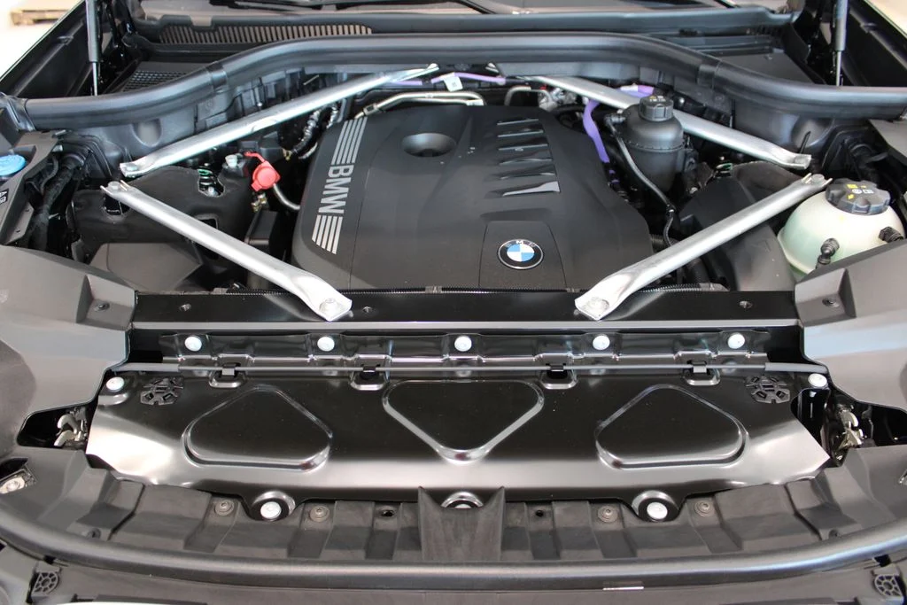 New 2027 Black Sapphire Metallic BMW xDrive40i image 8