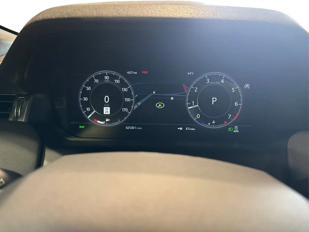 Used 2020 Eiger Grey Land Rover SE image 26