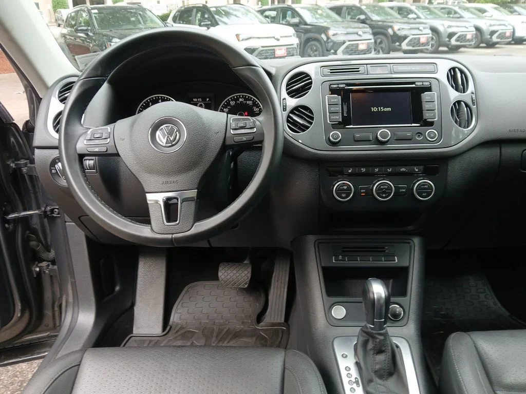 Used 2015 Gray Volkswagen SEL image 14
