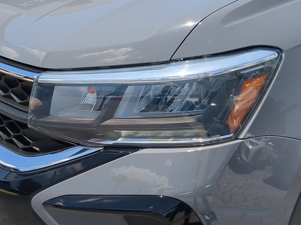 Certified Used 2023 Gray Volkswagen 1.5T SE image 9