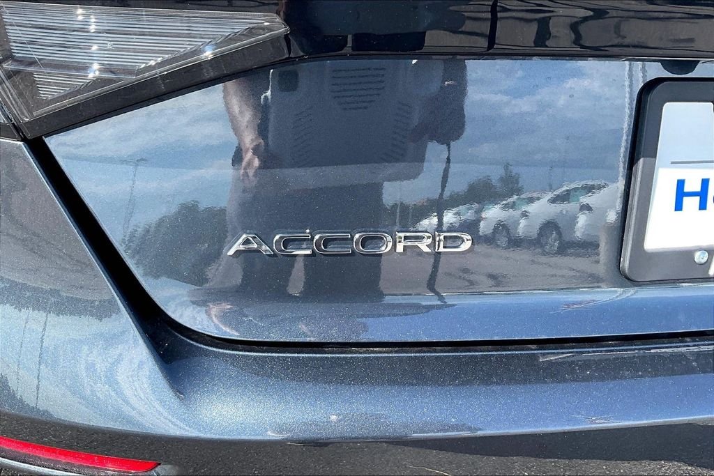 New 2026 Meteorite Gray Metallic Honda SE image 9