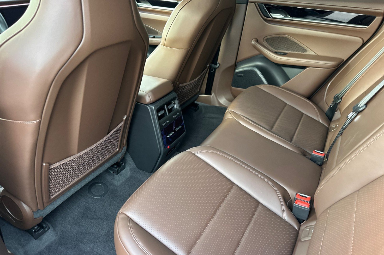 2026 Porsche Macan S - Photo 13