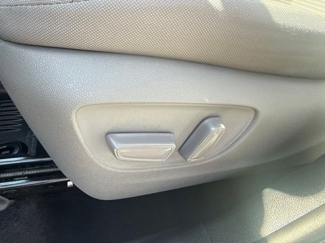Used 2021 White Toyota LE image 17