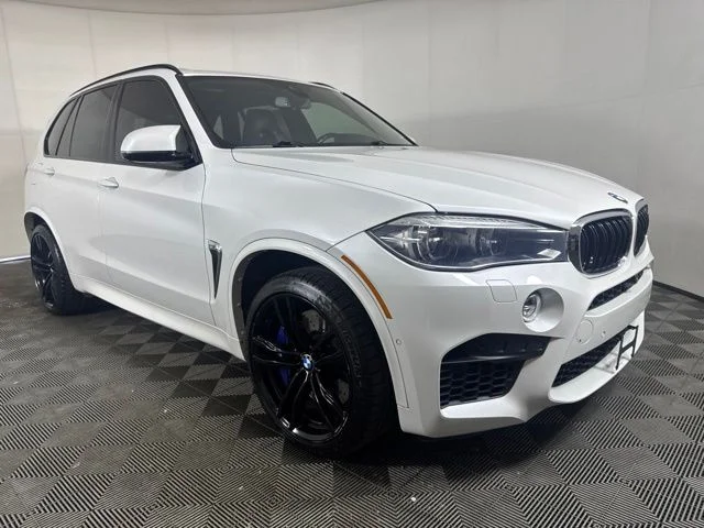 Used 2017 White Metallic BMW Base image 1