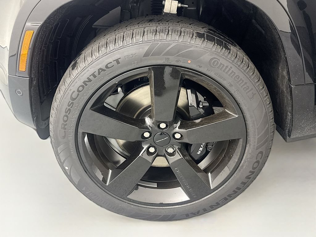 New 2026 Santorini Black Land Rover V8 image 31