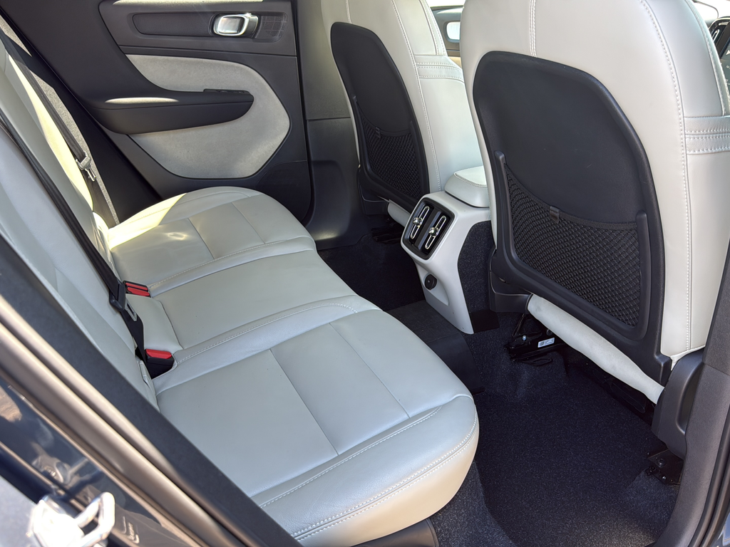 Used 2021 Blue Volvo Momentum image 18