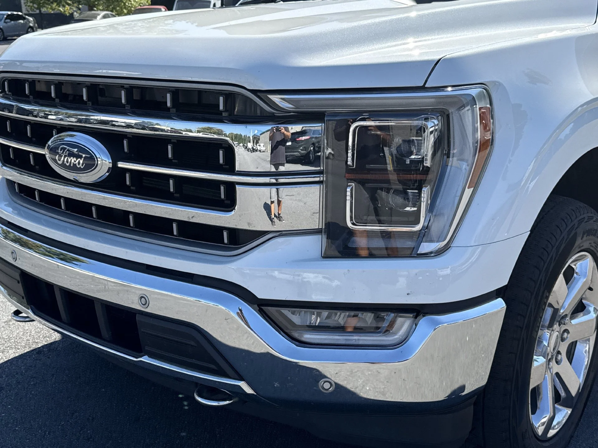 Used 2023 White Metallic Ford Lariat image 20