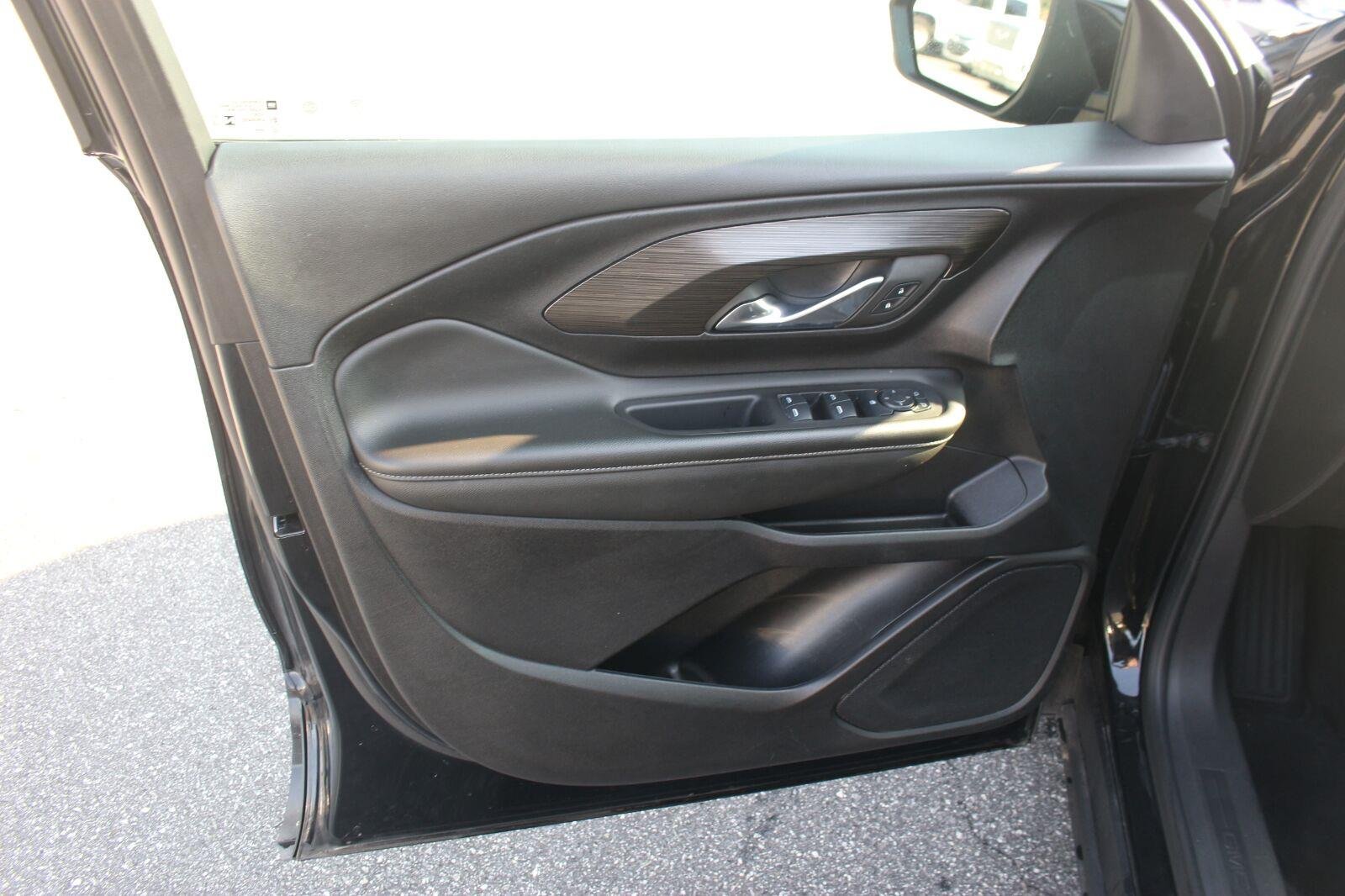 Used 2024 Ebony Twilight Metallic GMC SLE image 13