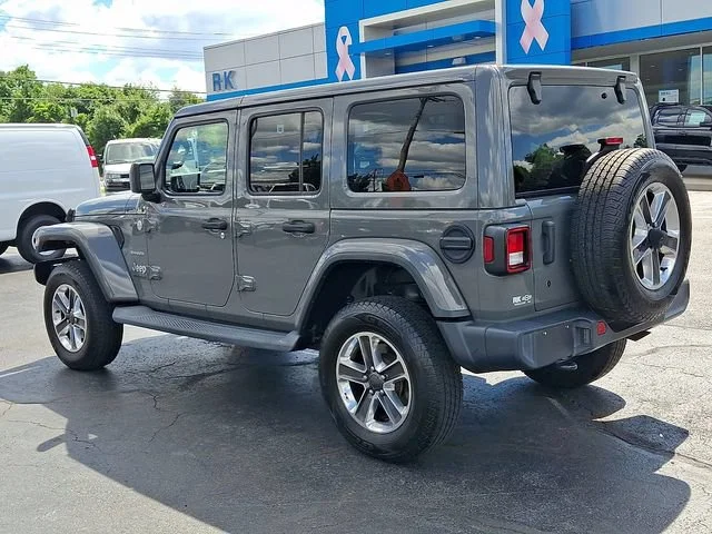Used 2018 Gray Jeep Sahara 4x4 image 5
