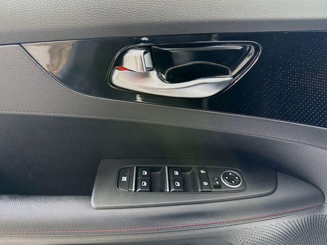 2023 Kia Forte GT - Photo 18