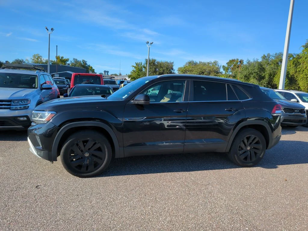 Used 2021  Volkswagen 2.0T SE w/Technology image 3