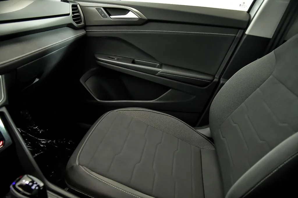New 2026 White Volkswagen 1.5T SE Black image 16