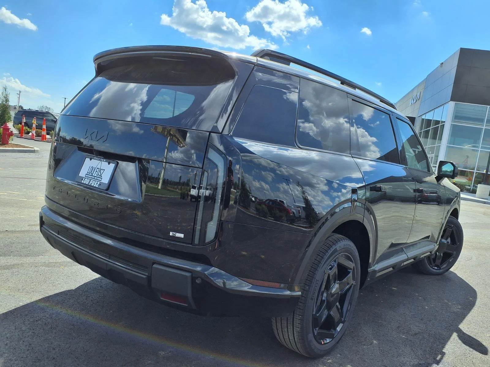 New 2027 Ebony Black KIA X-LINE SX AWD image 22