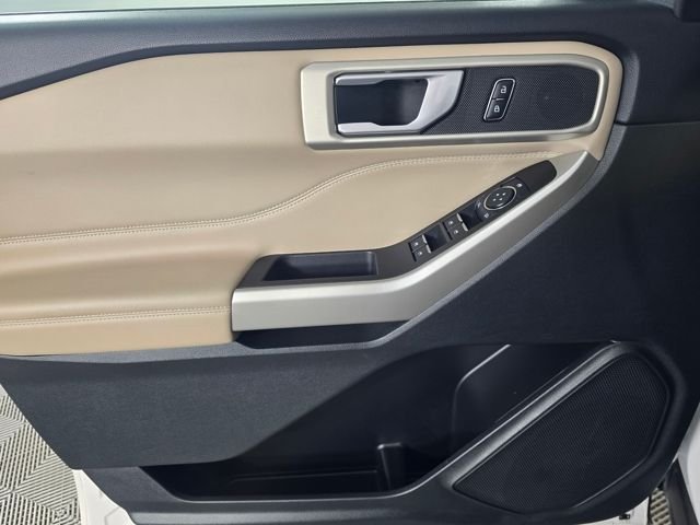 Used 2023 White Metallic Ford XLT image 19