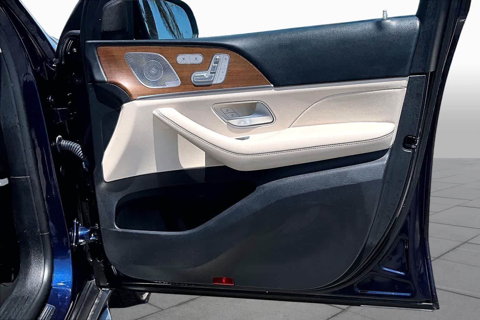 Used 2021 Lunar Blue Metallic Mercedes-Benz GLS 450 image 27