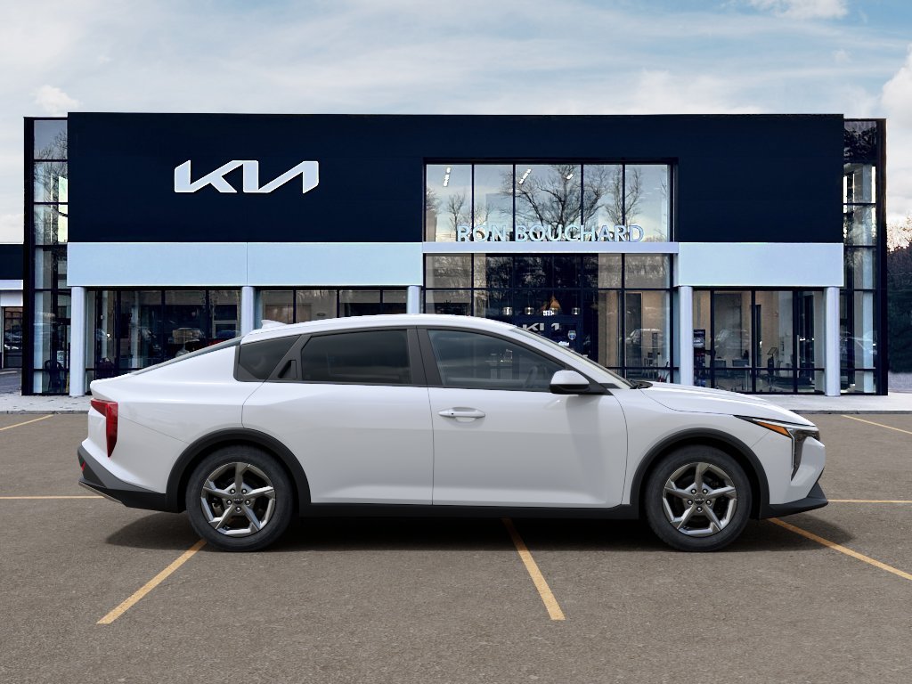 New 2026 Snow White Pearl Kia LXS image 7