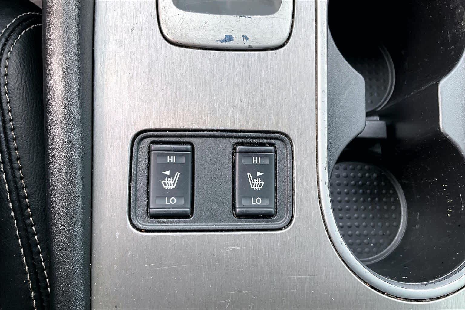 Used 2020 Gun Metallic Nissan SL image 34