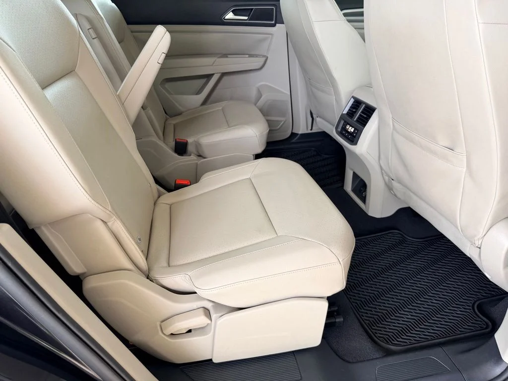 Used 2019 Black Volkswagen 3.6L V6 SE image 35