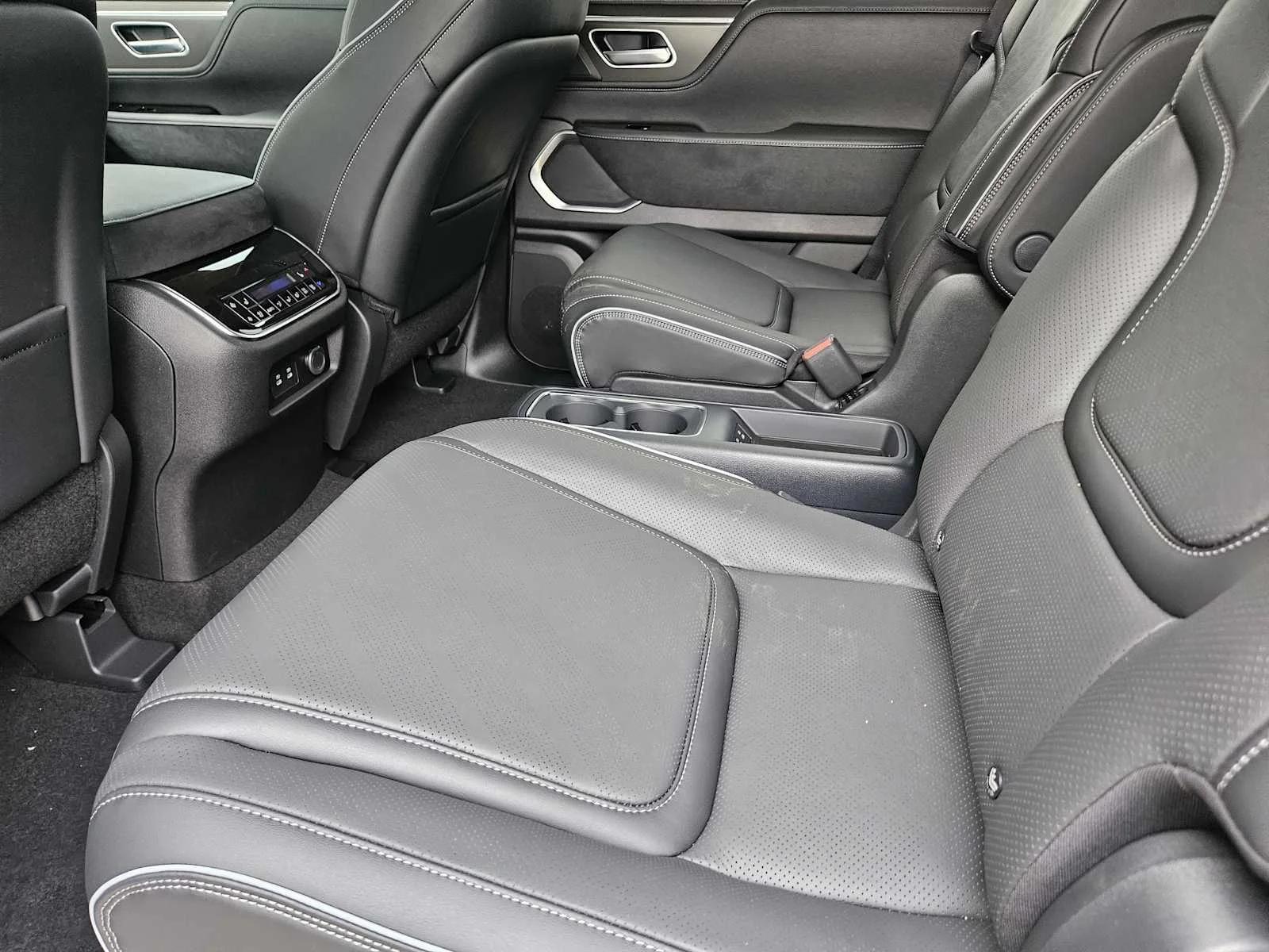 New 2026 RADIANT WHITE INFINITI Luxe 2WD image 21