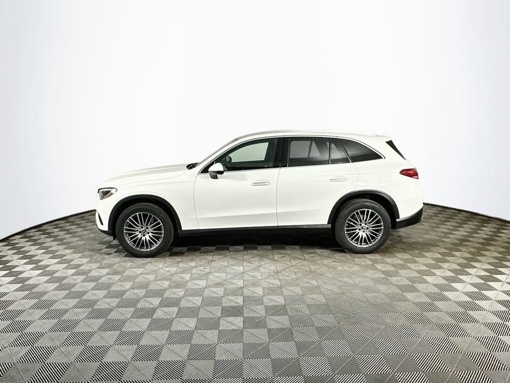 New 2026 Polar White Mercedes-Benz GLC 300 image 37