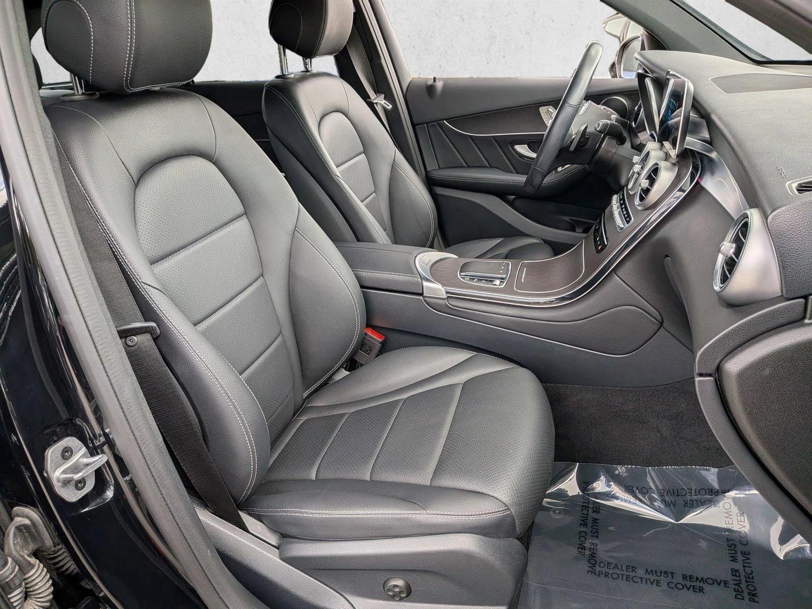 Used 2022 Obsidian Black Metallic Mercedes-Benz GLC 300 image 23