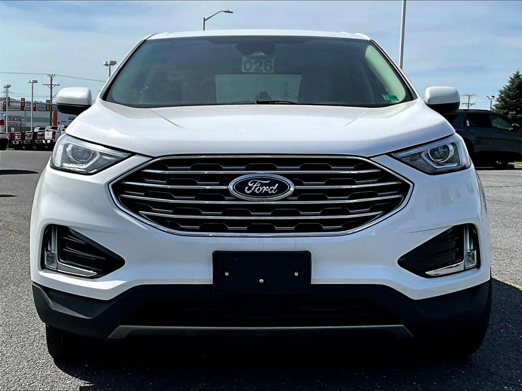 Used 2021 White Ford SEL image 2