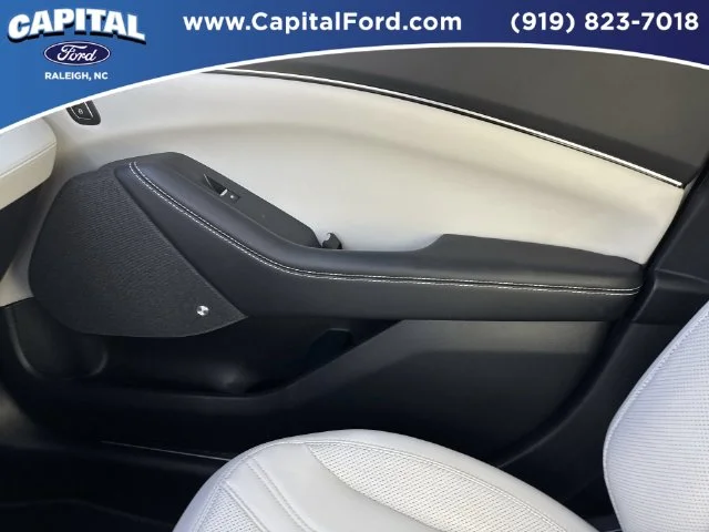 Used 2023 White Ford Premium image 29