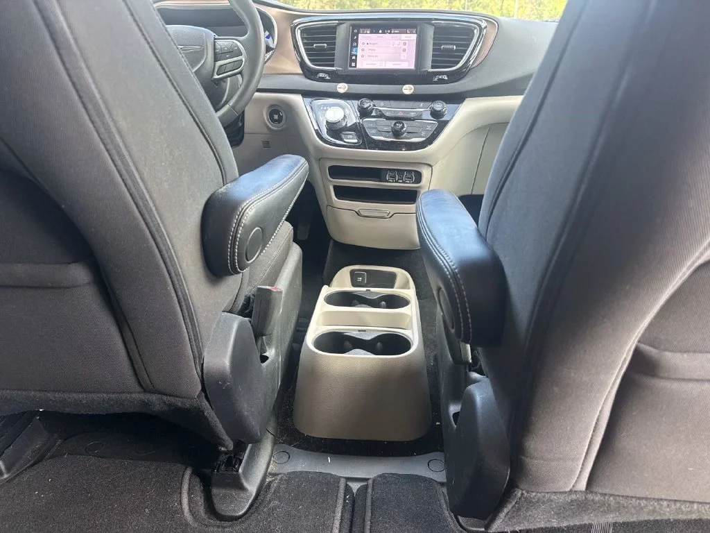 Used 2023 Gray Chrysler LX image 20