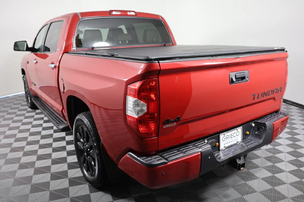 Used 2017 Barcelona Red Metallic Toyota Limited image 6
