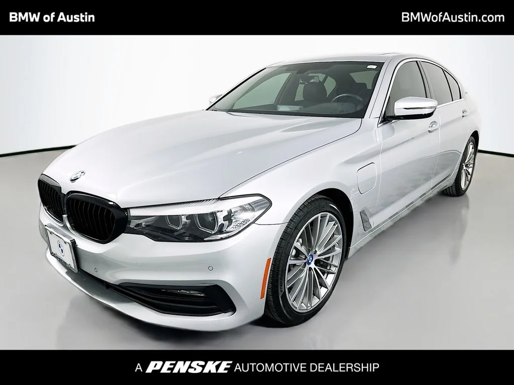 2018 BMW 5 Series 530e iPerformance Sedan's photo