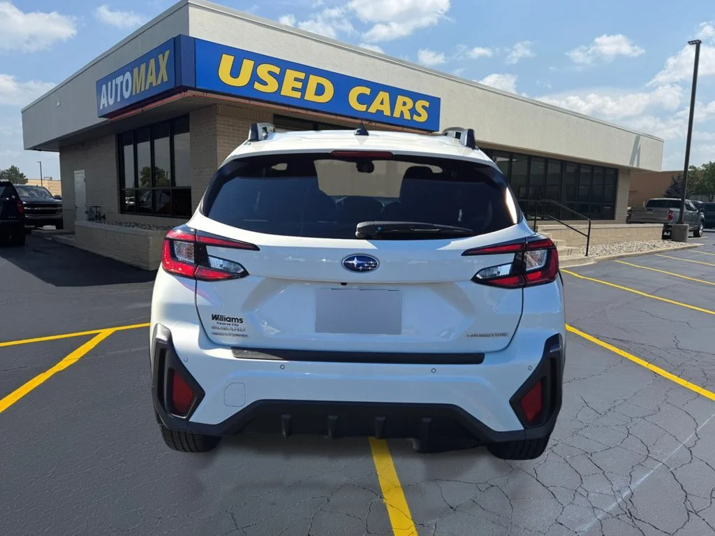 Used 2025 Crystal White Pearl Subaru Limited image 6